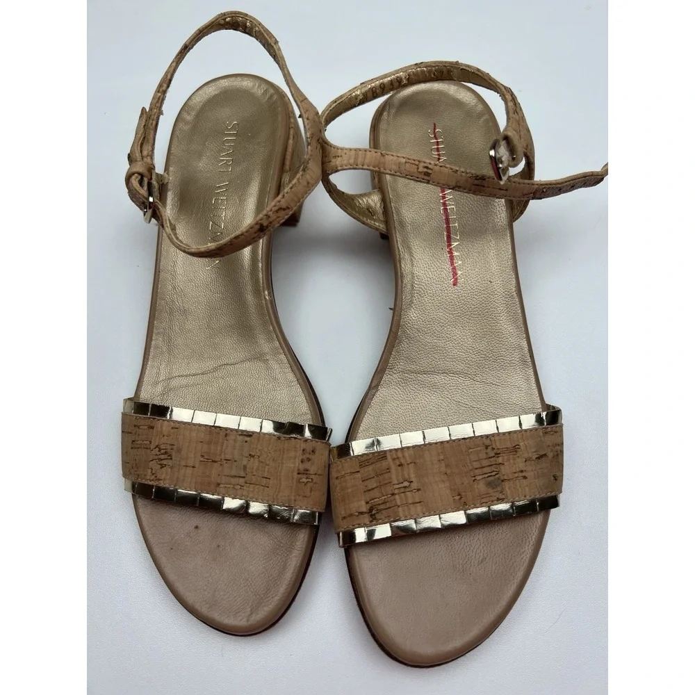 STUART WEITZMAN Synopsis Sandals in Cork and Gold Size 6.5 Narrow